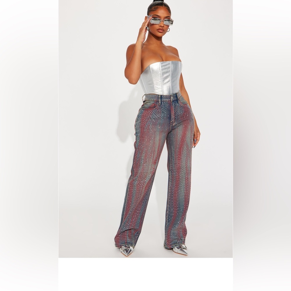 Fashion Nova Daydreaming Embellished Straight Leg Jeans - Medium Wash SIZE 7